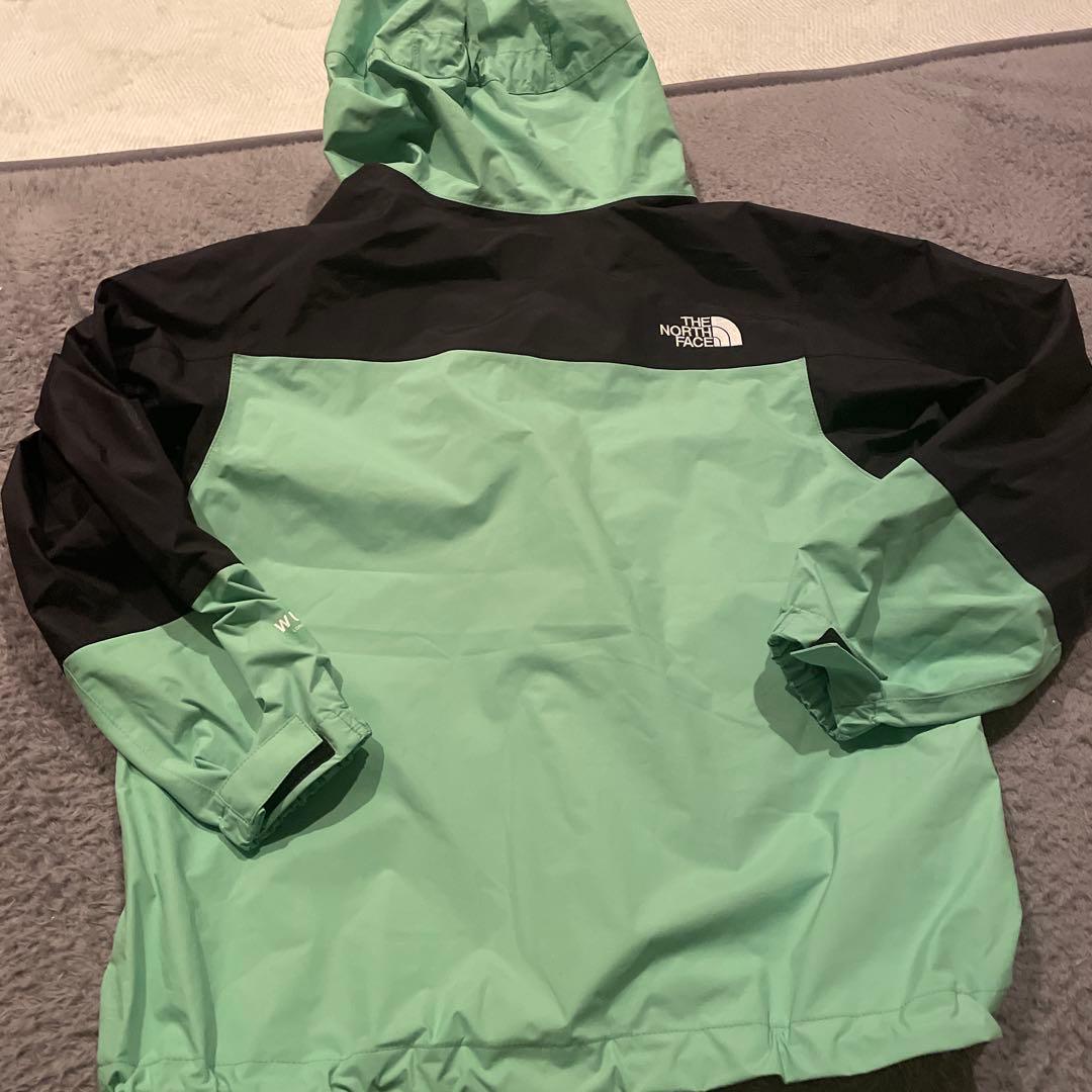 美品THE NORTH FACE フード付きジャケット 140