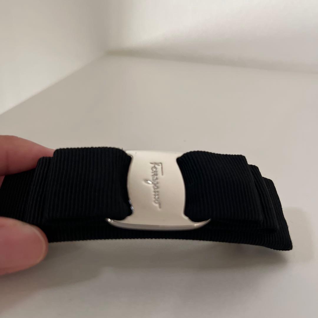 Salvatore Ferragamo 黒リボンヘアクリップ