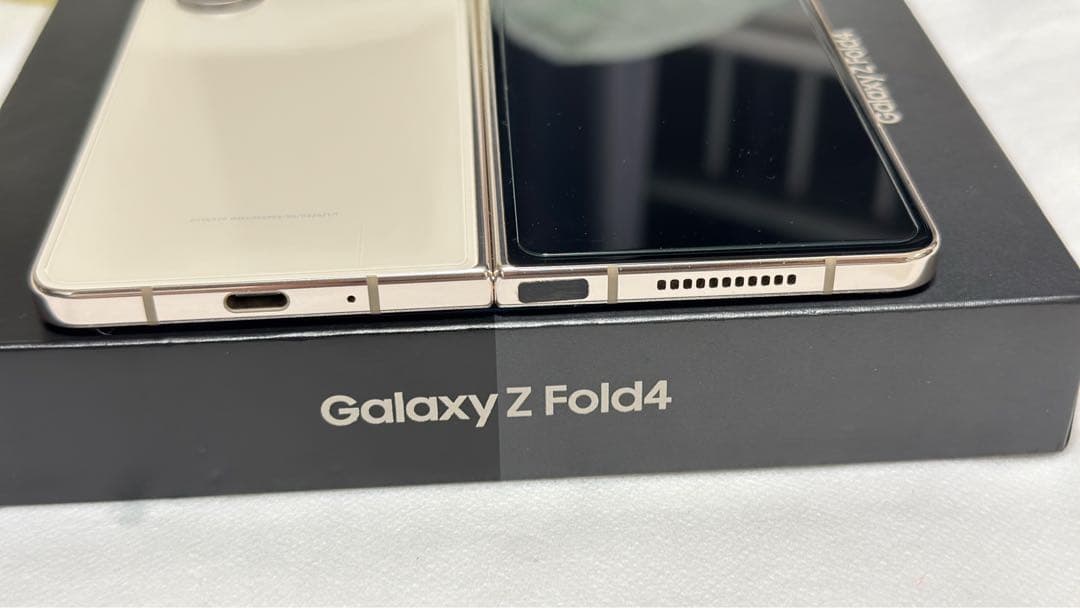 美品 Galaxy Z Fold4 256GB 韓国版 ゴールド SIMフリー
