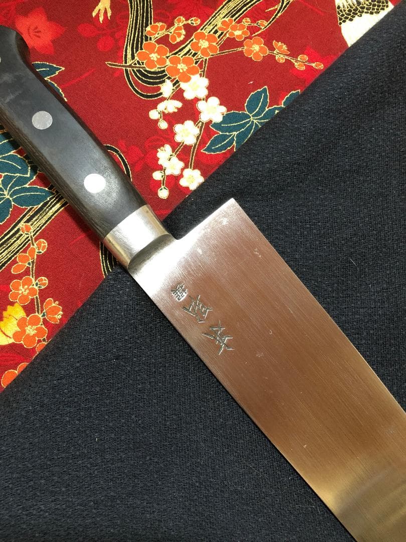 【研ぎ済み】本職用　刃渡り27ｃｍ　日本鋼・全鋼製　牛刀包丁　ナイフ　料理