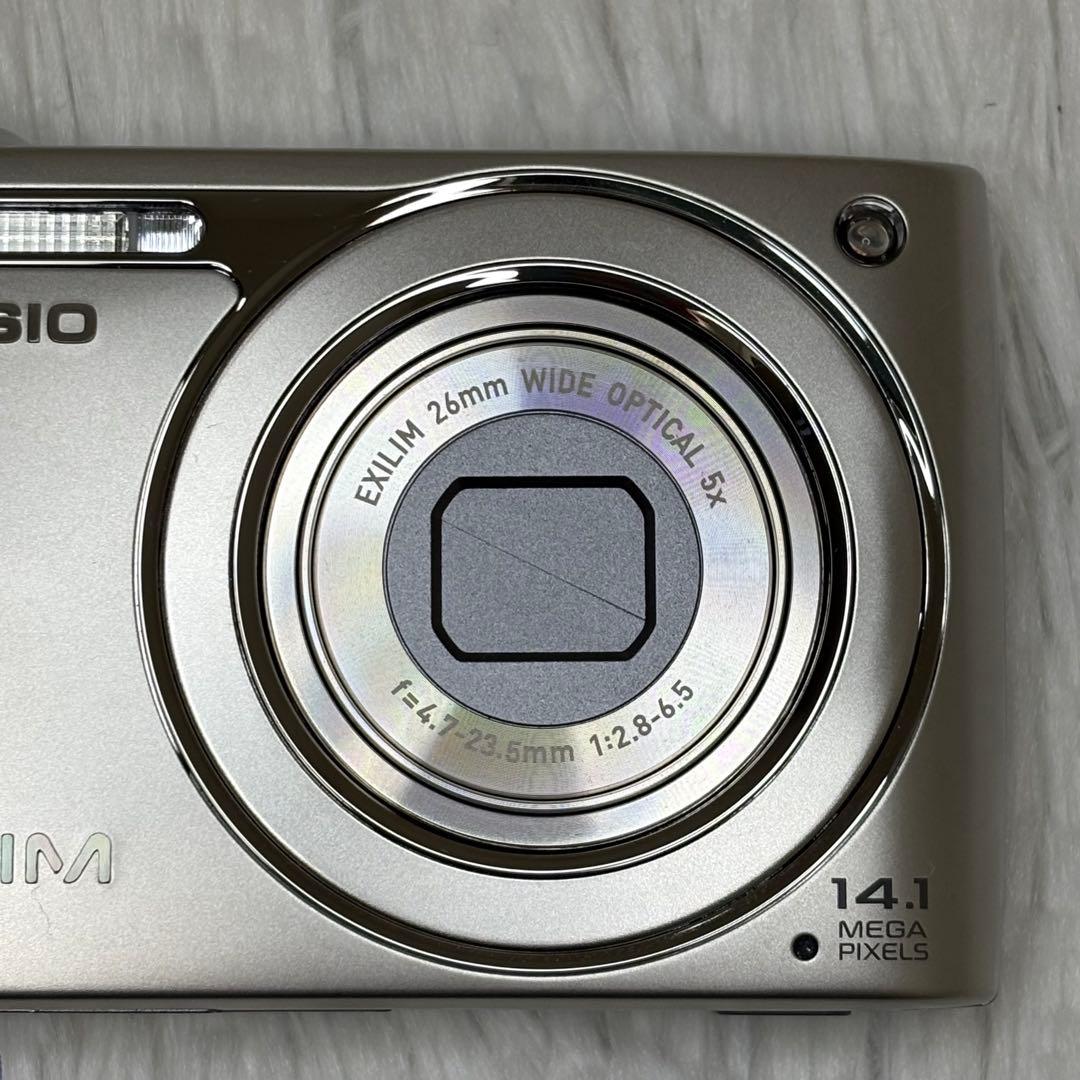 CASIO カメラ　EX-Z2000 充電器　箱　シルバー コンデジ　動作品
