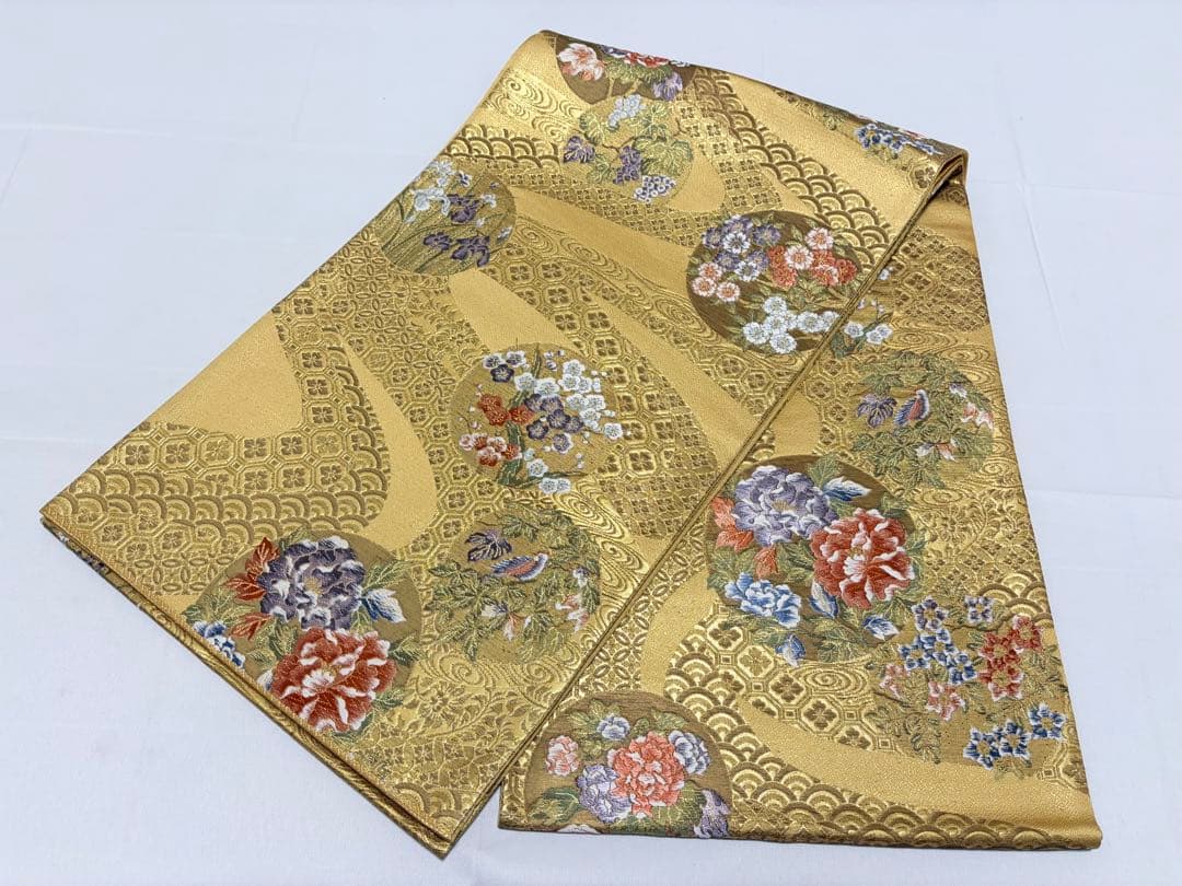 A5美品 花々 流水 葡萄 唐草唐花 華文 七宝 青海波 金糸 正絹 六通 袋帯