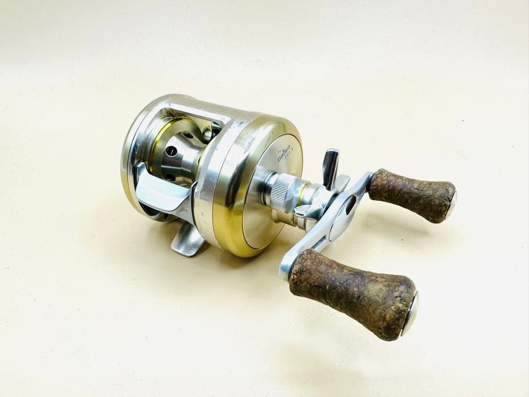 Daiwa ミリオネアcv-z 103 ベイトリール