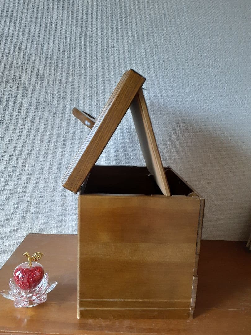 角度の変わる鏡ボックス