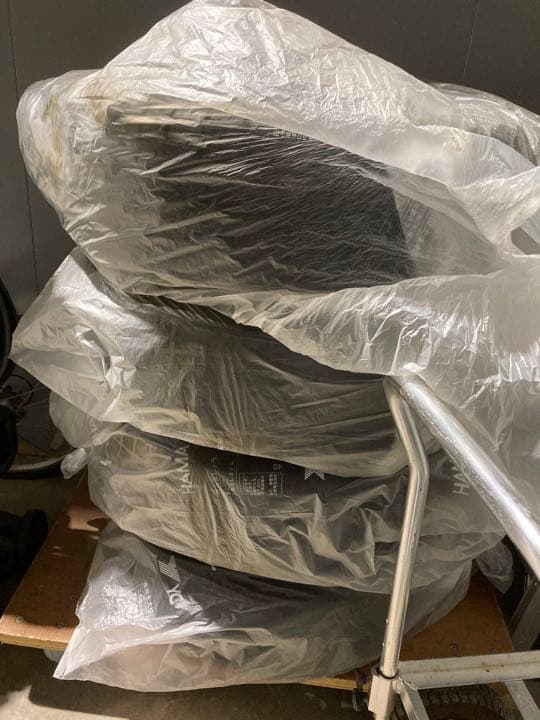 毎日値下げ実施中！新品同様215-60-16ヨコハマスタッドレス