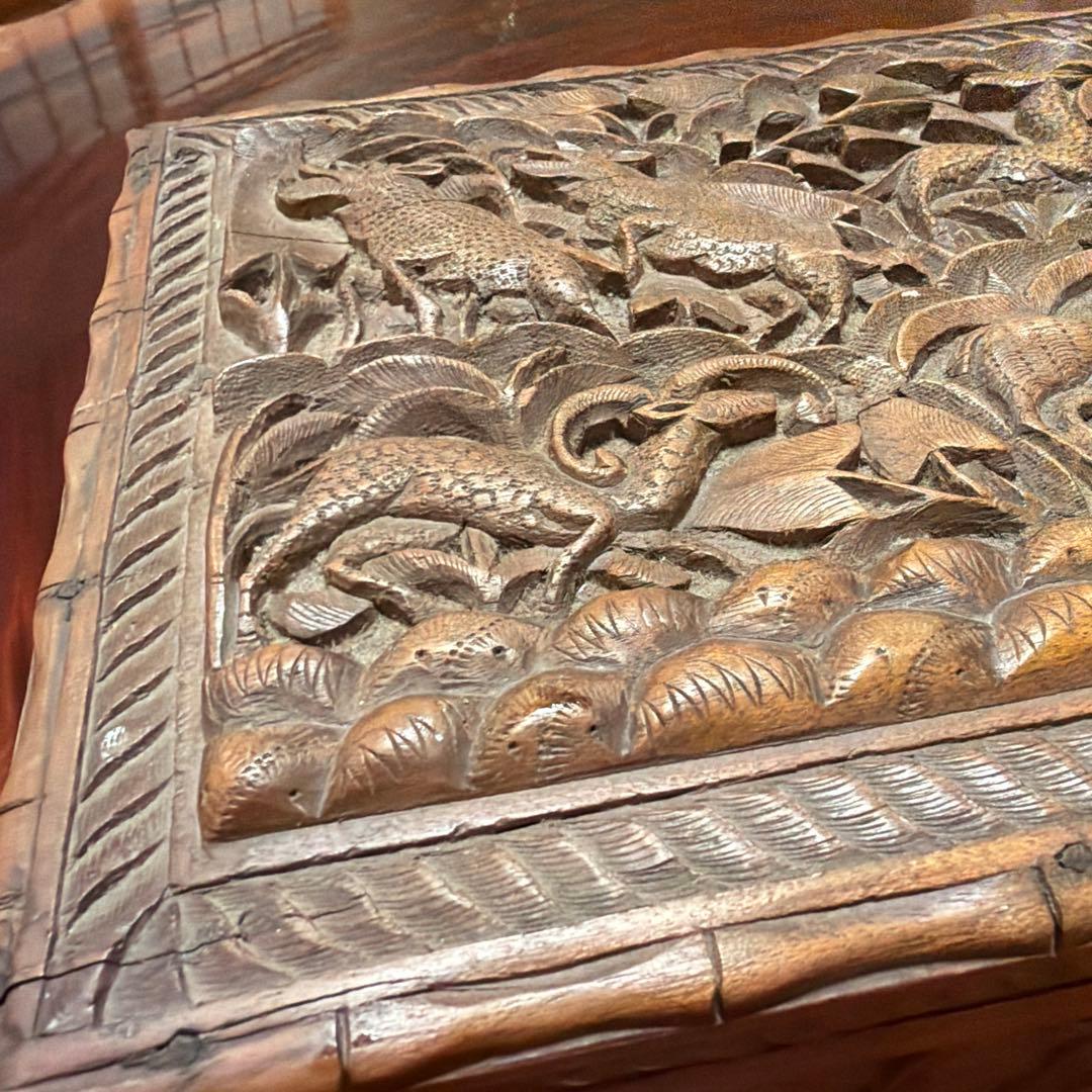 カシミール産(？) クルミ材　古木　彫刻　アクセサリーケース　アンティーク