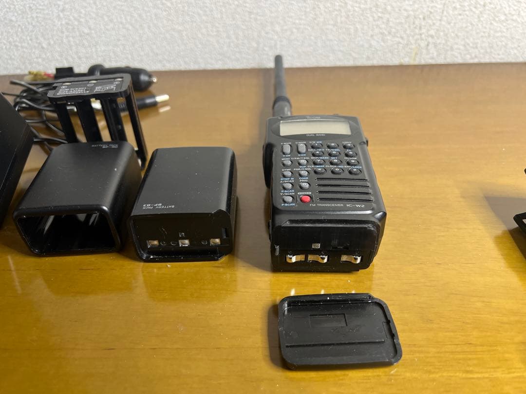 【広域受信】ICOM IC-W2デュアルバンドアマチュア無線機アンテナセット付
