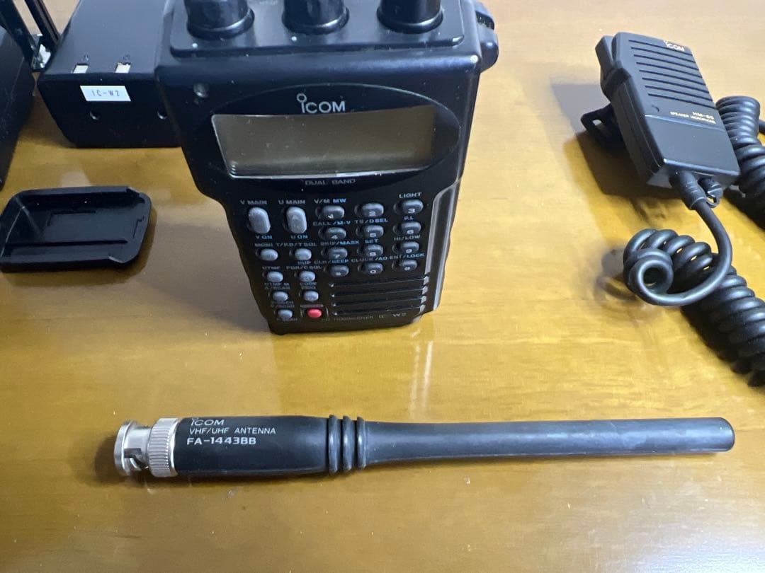 【広域受信】ICOM IC-W2デュアルバンドアマチュア無線機アンテナセット付