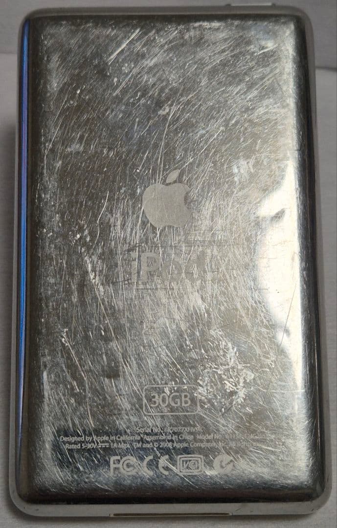 iPod classic 第5世代 30GB 本体＋箱　 動作確認済 外装傷あり