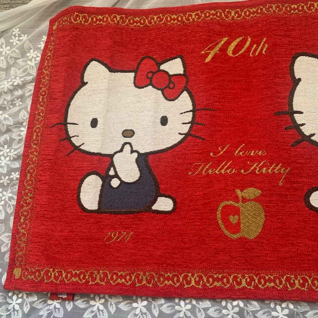 希少品　ハローキティ40周年マット　金糸を使ったリボンの縁取り豪華な織敷物