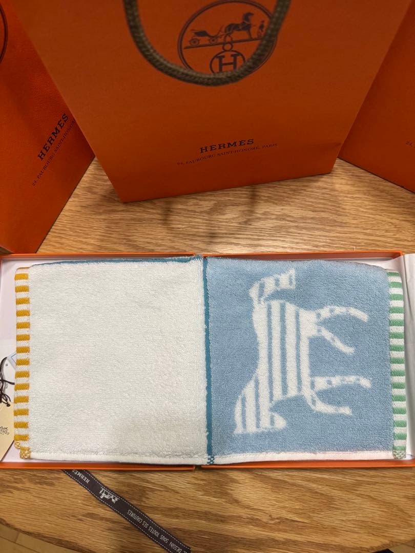 新品　HERMÈS エルメス　カレ・タオル 《カバン》　青