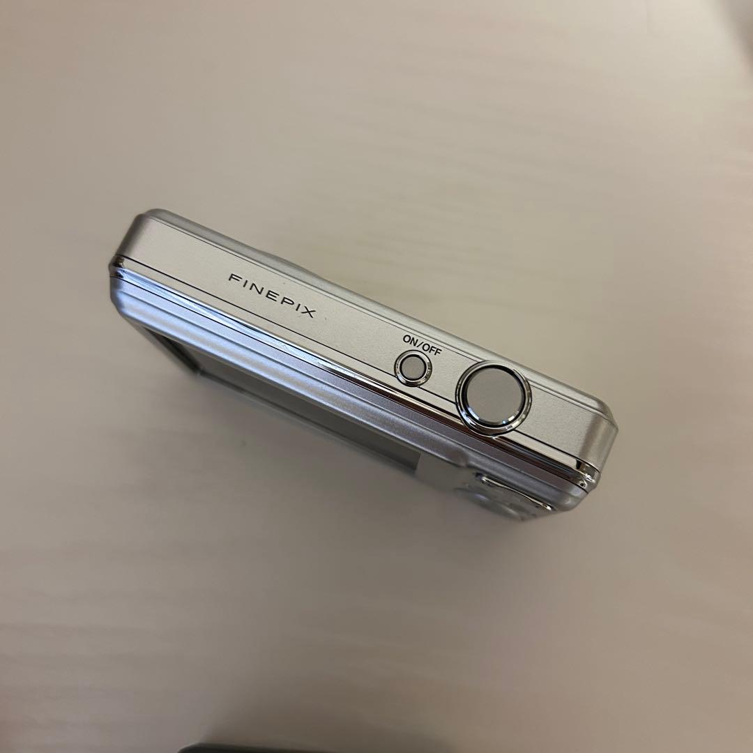 デジタルカメラ FUJIFILM finepix J30