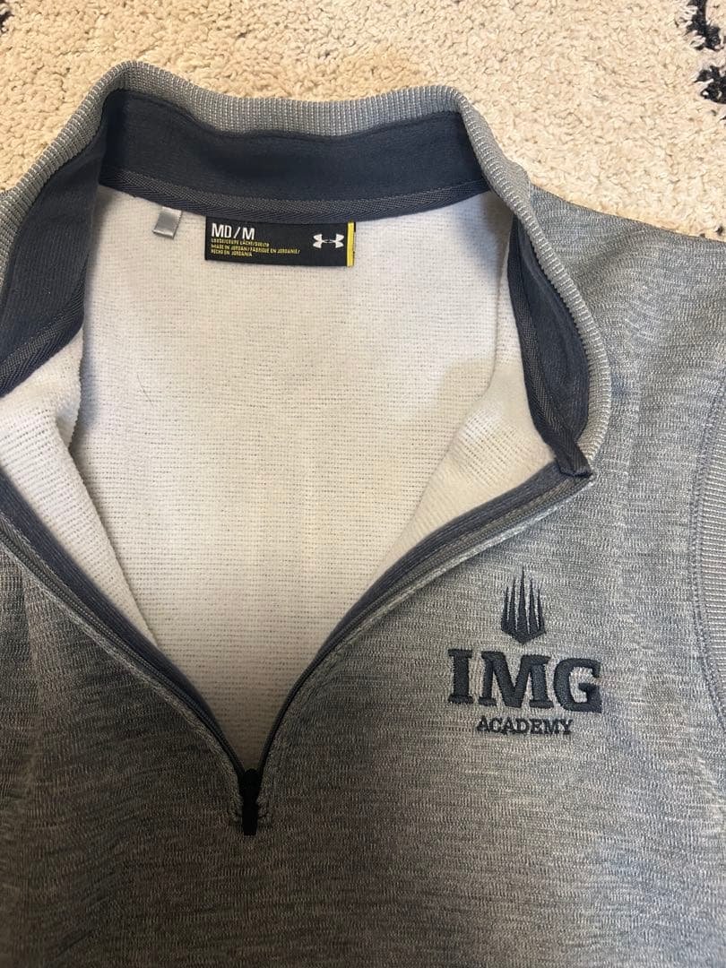 中綿ベスト　新品未使用　アンダーアーマー　ゴルフ　IMGアカデミー