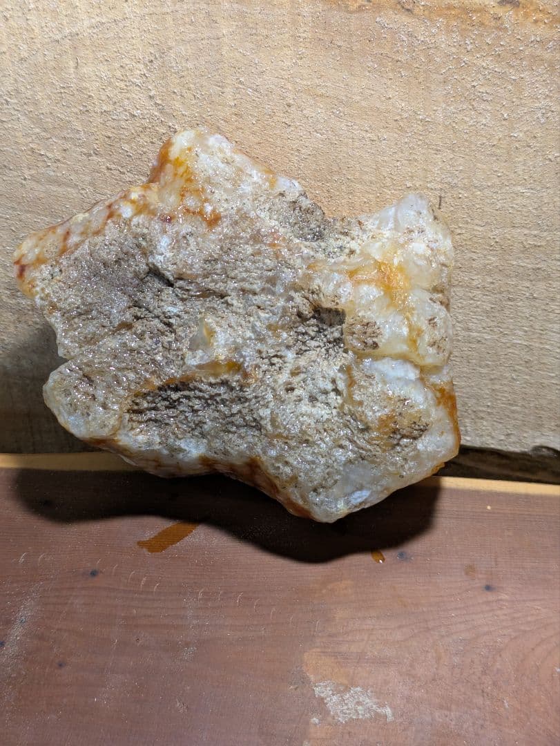 国産鉱物　花石瑪瑙　No.1 置物 木製ベース付き