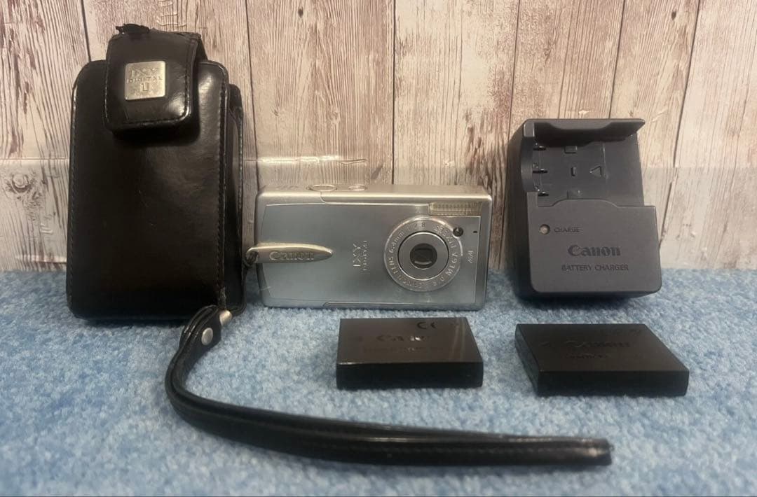 Canon IXY デジタルカメラ バッテリー充電器　SDカード付き