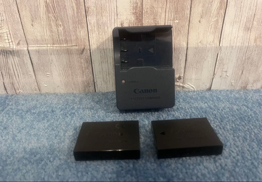 Canon IXY デジタルカメラ バッテリー充電器　SDカード付き