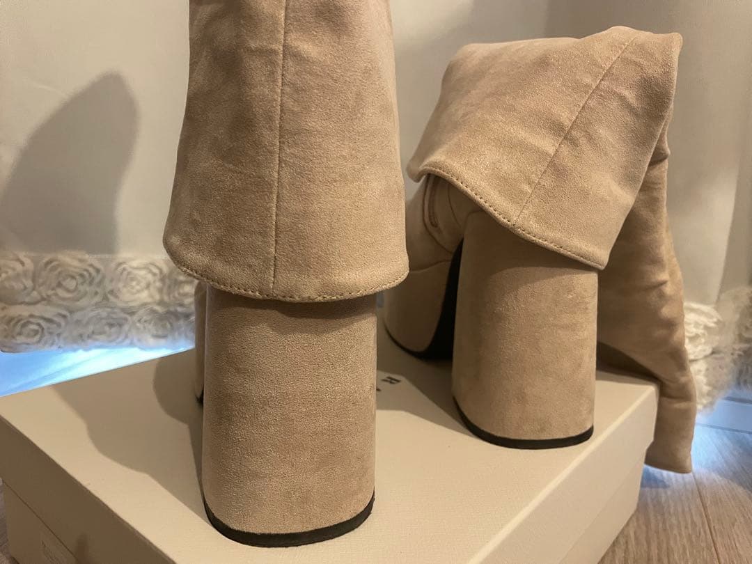 EMODA フレアーカバーフィットブーツ（アイボリー）Mサイズ