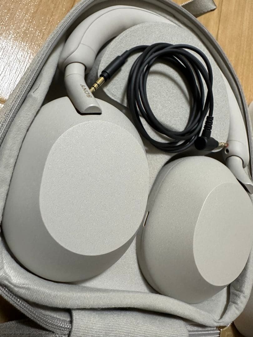 SONY WH-1000XM5 ホワイト（使用回数1回）