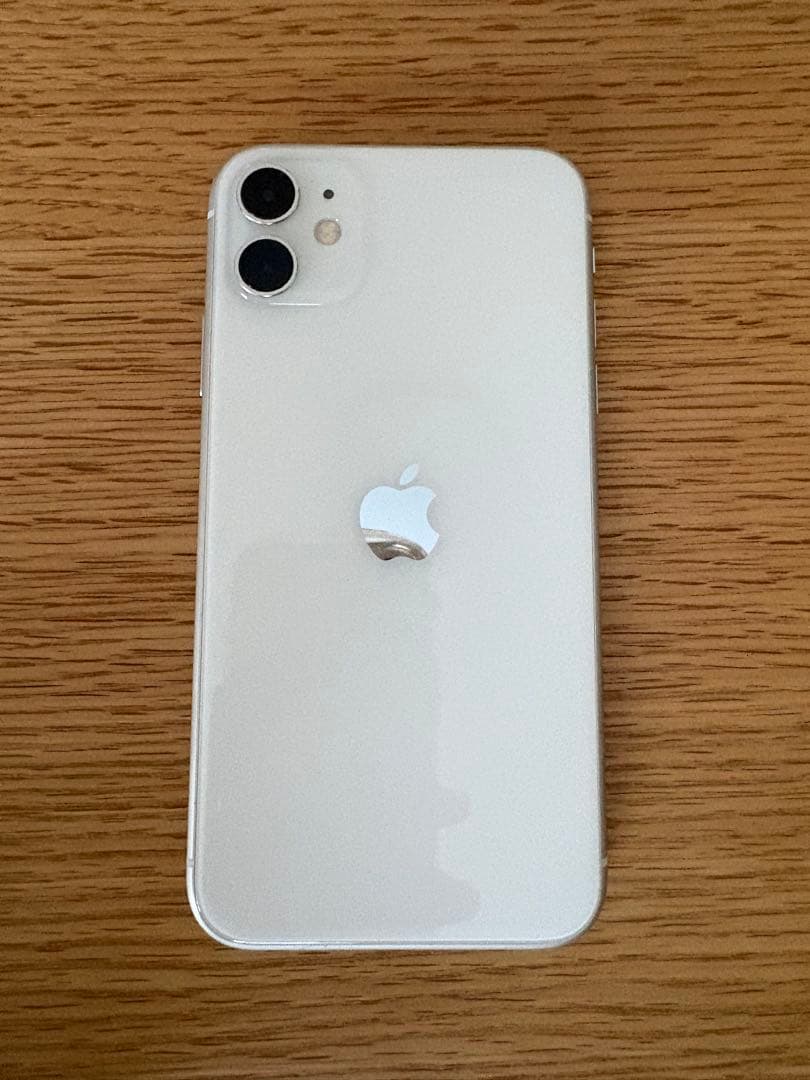 iPhone 11 ホワイト 本体 おまけつき