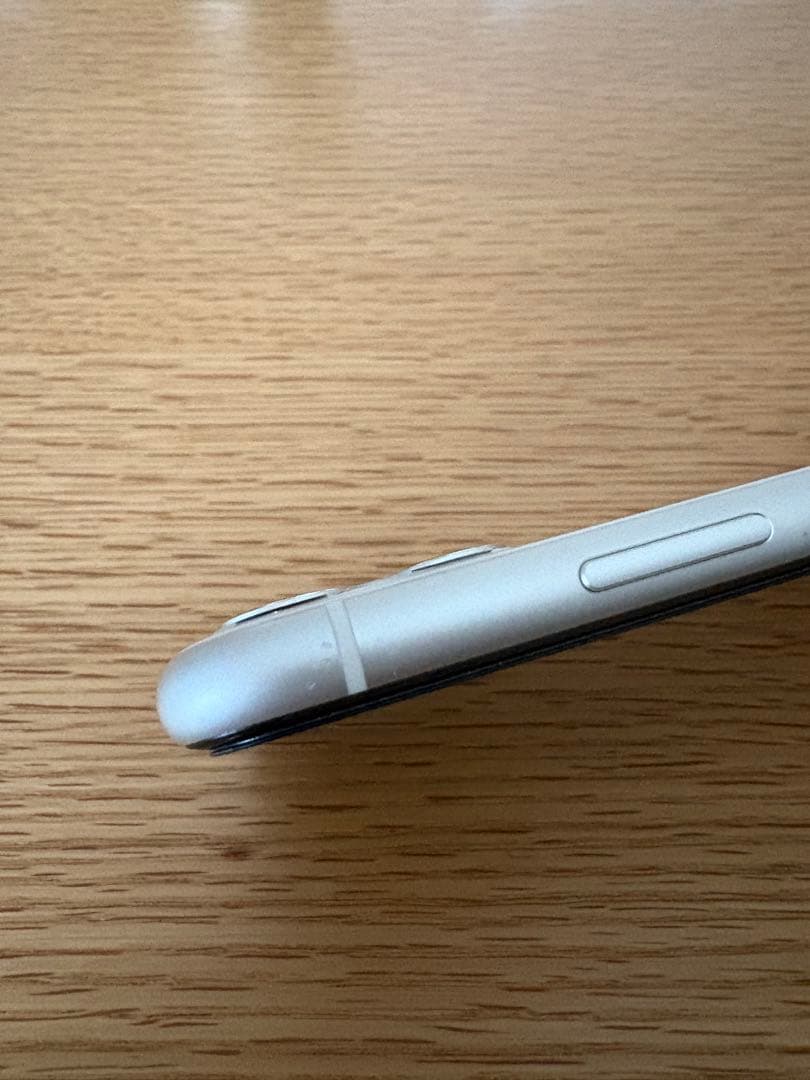 iPhone 11 ホワイト 本体 おまけつき