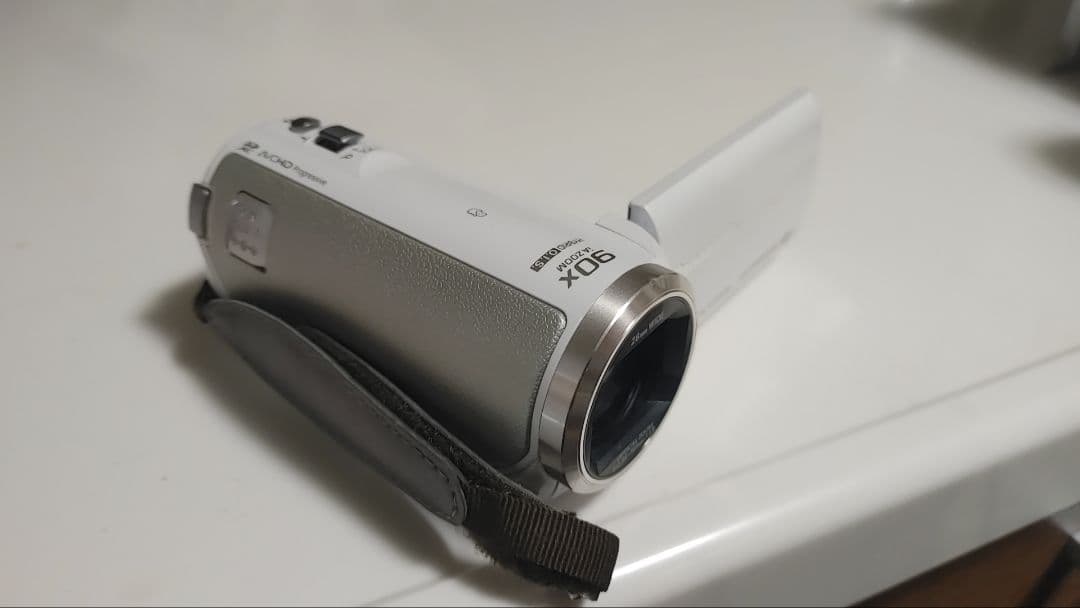 Panasonic HC-V550M ホワイト 予備バッテリー等おまけ多数美品