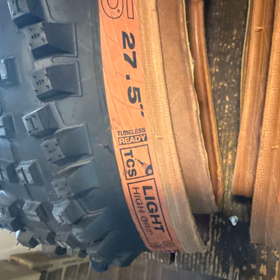 WTB タイヤ　タン　27.5×2.5 ２本セット