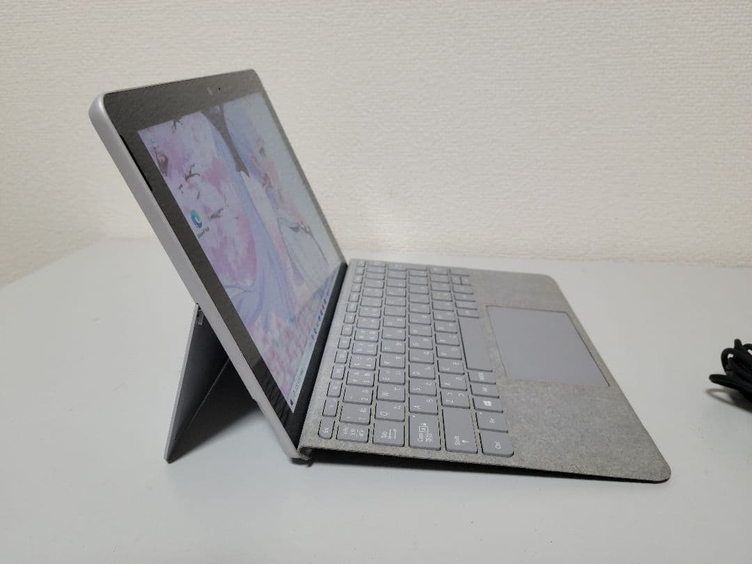 美品　Microsoft Surface Go Model:1824