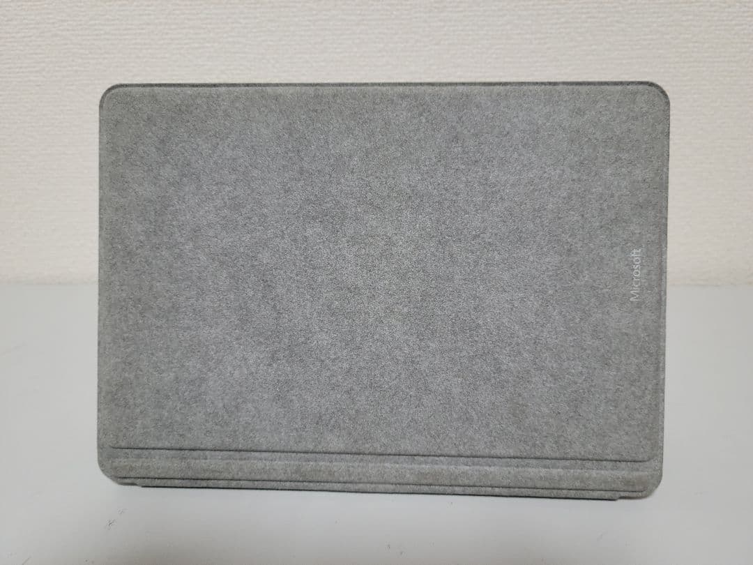 美品　Microsoft Surface Go Model:1824