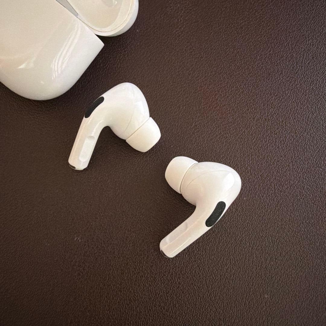 AirPods Pro 第1世代　Apple【左耳ノイズあり】