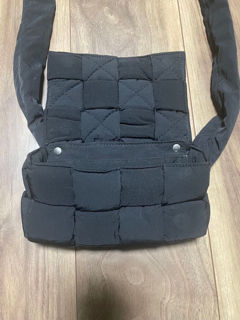 BOTTEGA VENETA　ボッテガヴェネタ　パデッドテックカセットショルダー