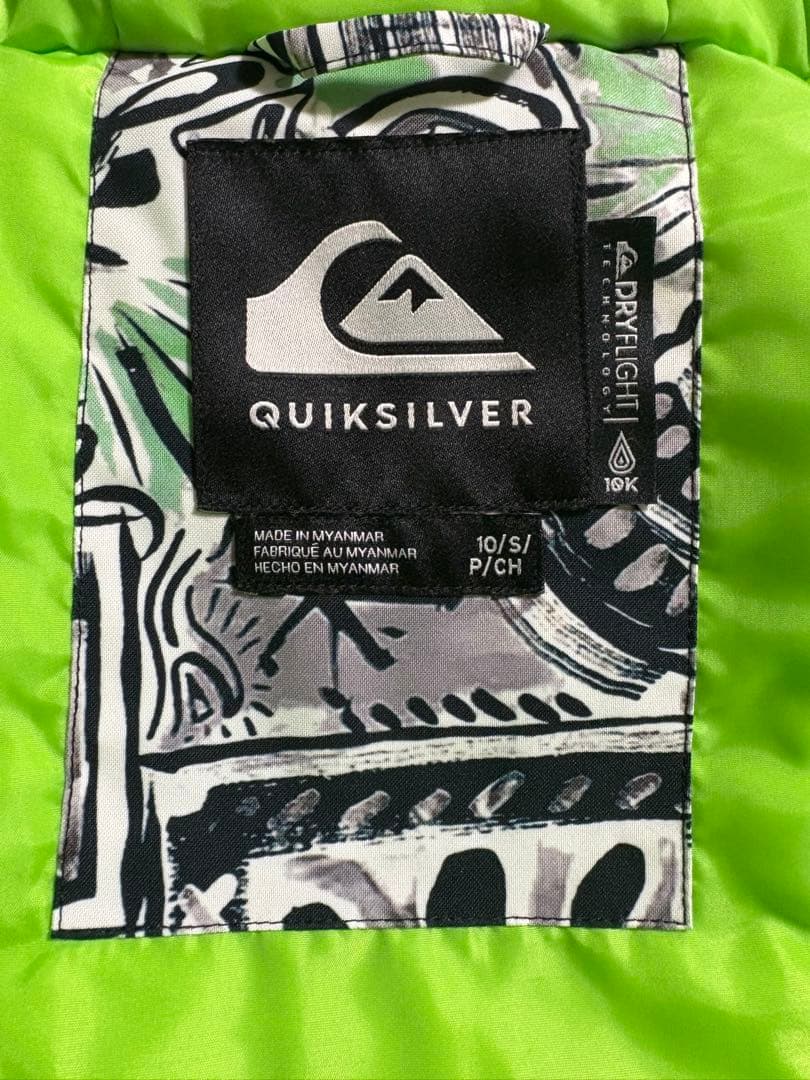 【QUIKSILVER】子ども用スノーウェア１３０サイズ