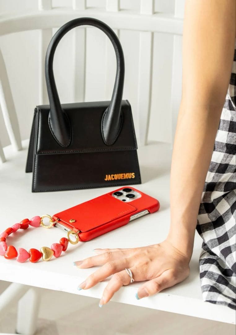 LOUVINI PARIS スマホストラップ　ハンドストラップ ハート