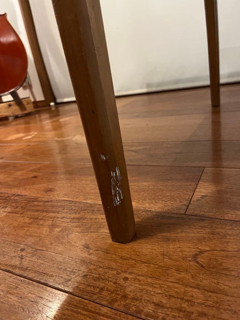 木製シンプルデザインの学習机　パイン材