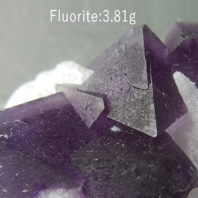 3.81g　砂糖菓子フローライト　母岩付き　鉱物標本　フローライト
