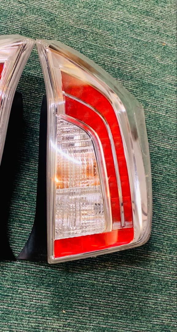 トヨタ 30プリウス　後期テールランプ