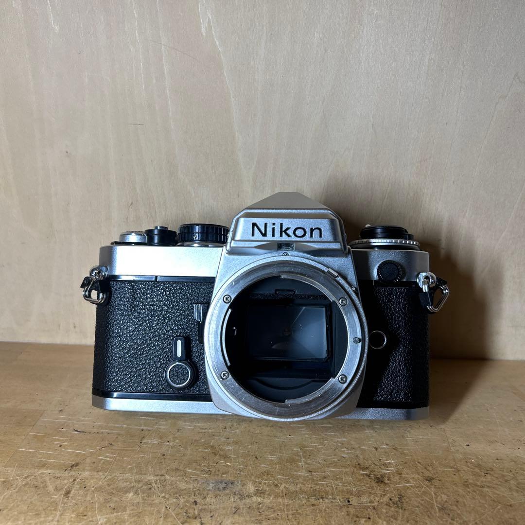 Nikon FE シンプルニコン　シルバーボディー　完動極美品