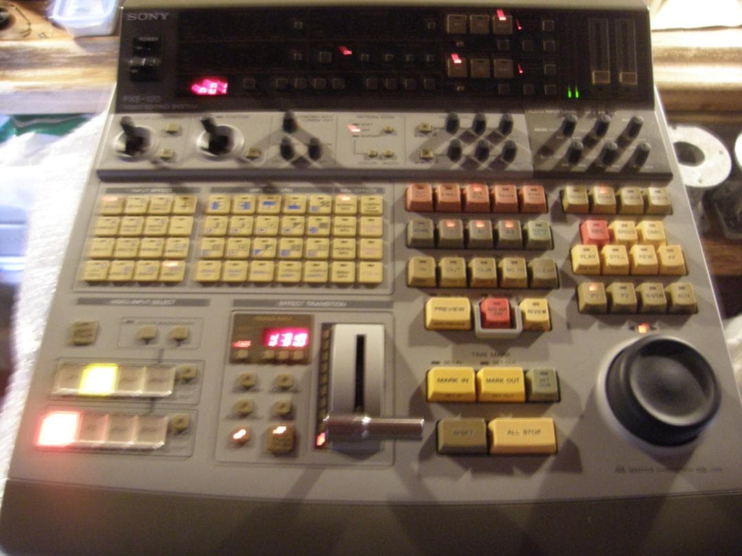 ソニースイッチャーエフェクターオーディオミキサーFXE-120動作品です。