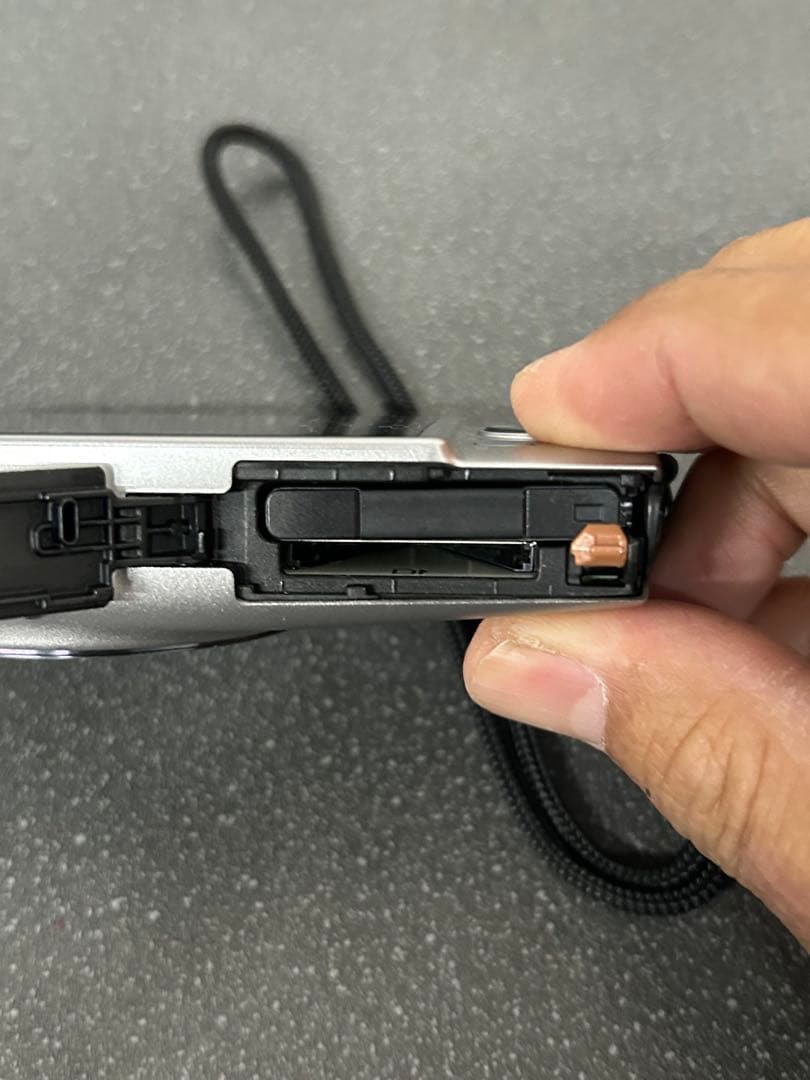 【動作品】Canon IXY640 コンパクトデジタルカメラ