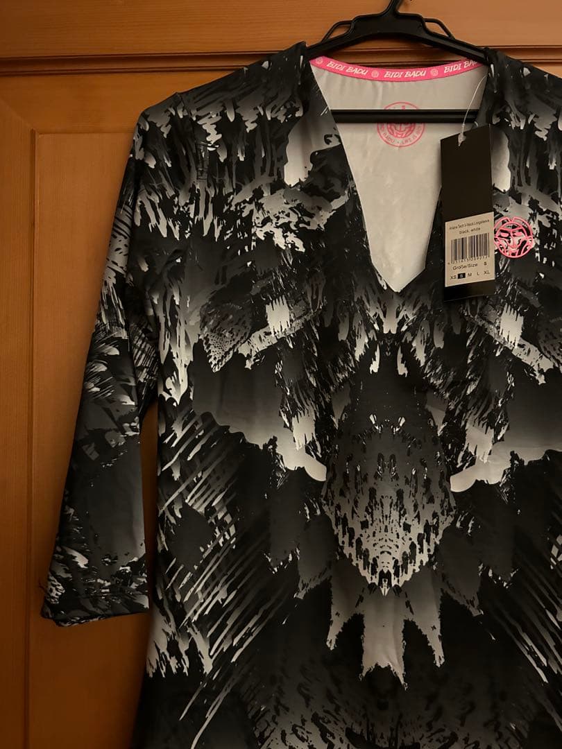 ビディバドゥ　テニスウェア　柄トップス　US-Sサイズ　新品
