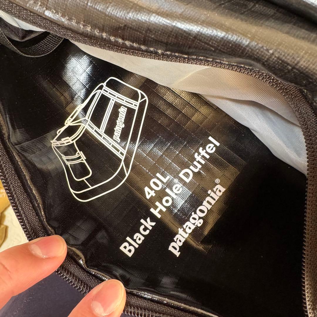 【極美品】patagonia ブラックホール ダッフル 40L ブラック　廃盤