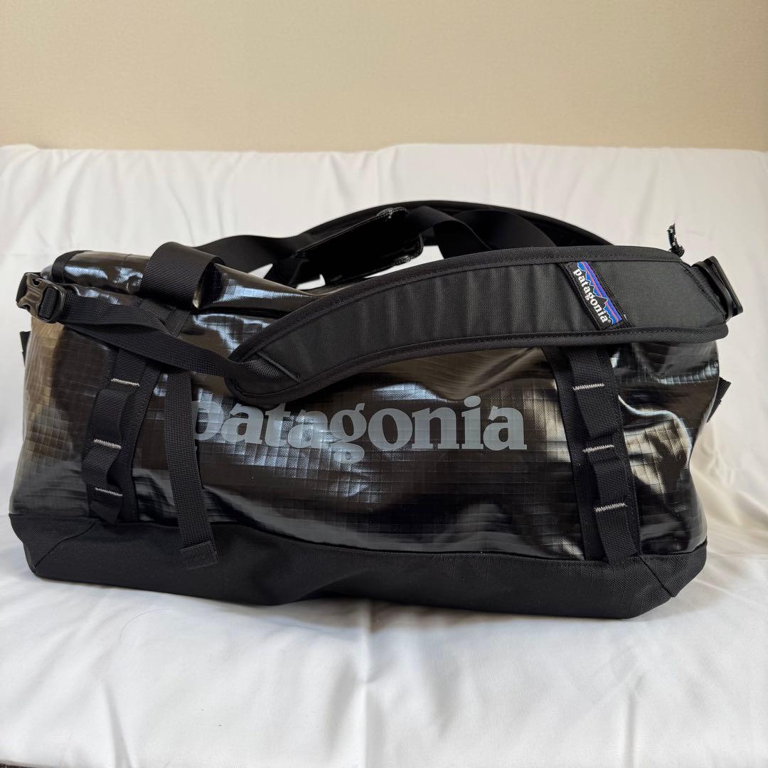 【極美品】patagonia ブラックホール ダッフル 40L ブラック　廃盤