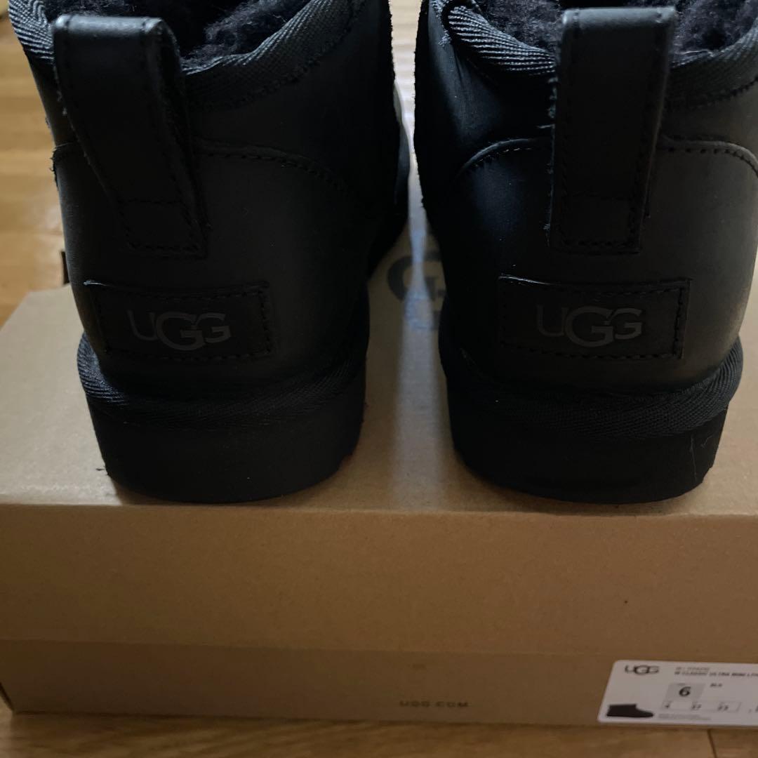 新作　完売品UGG クラッシックウルトラミニレザー　ブラック23 ロンハーマン