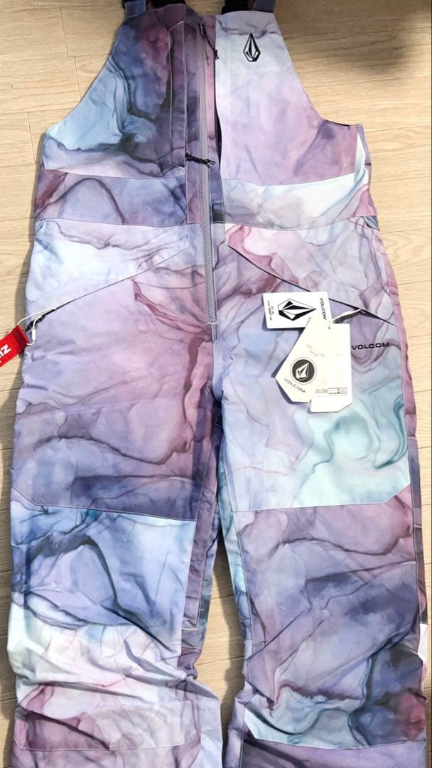 新品！VOLCOM スノーウェア ＸＬサイズ