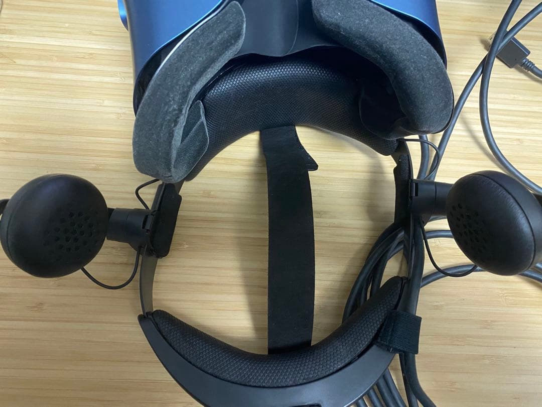 HTC VIVE COSMOS VRゴーグル