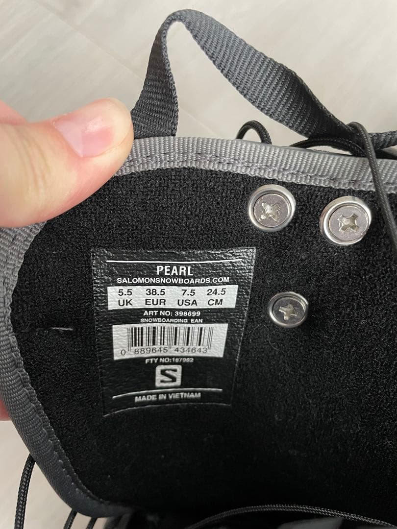 SALOMON 女性用スノーボードブーツ グレー/ピンク