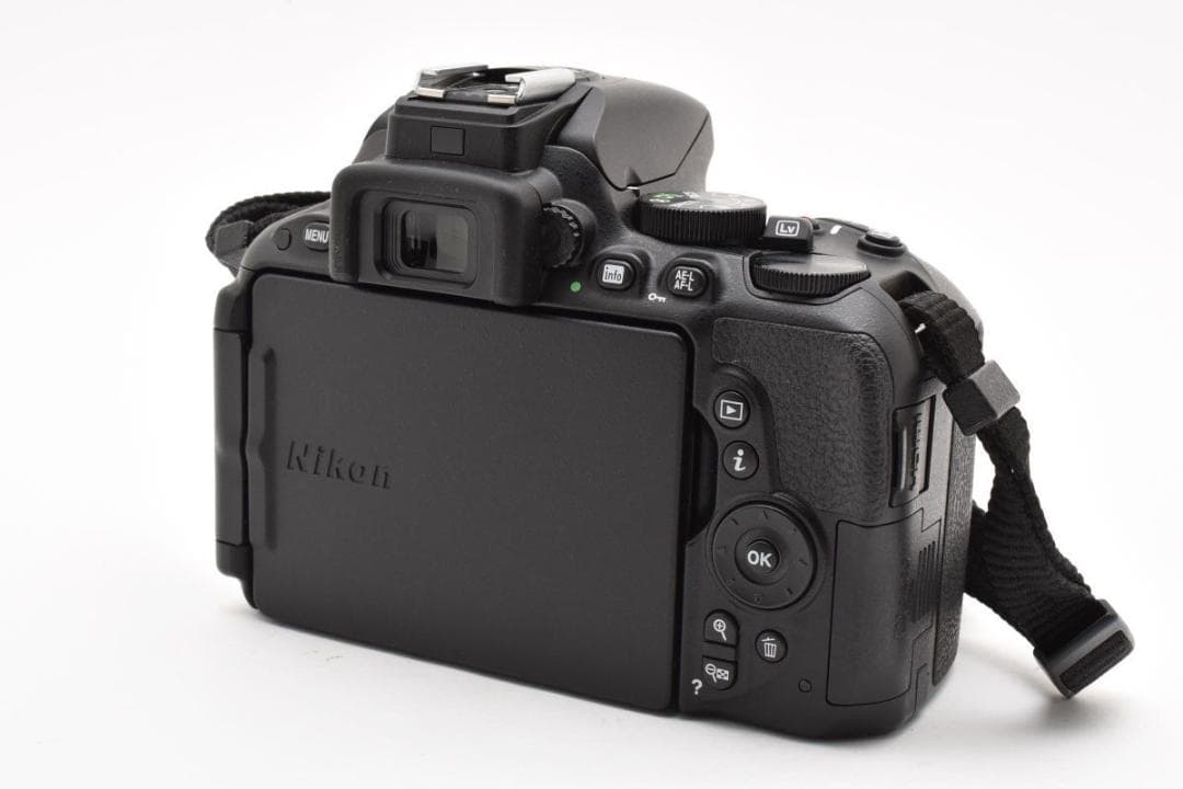 超美品 5029ショット　Nikon　D5500　ダブルレンズ 　Wi-Fi