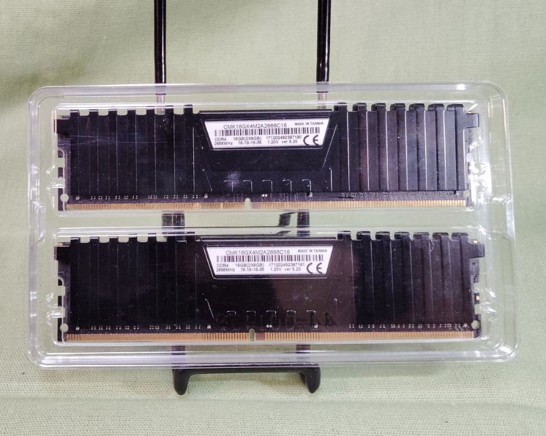 Corsair DDR4 16GBキット 8GB×2枚セット デスクトップメモリ