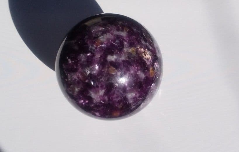 セール　レピドライトシリカ スフィア　クリスタル台座付き