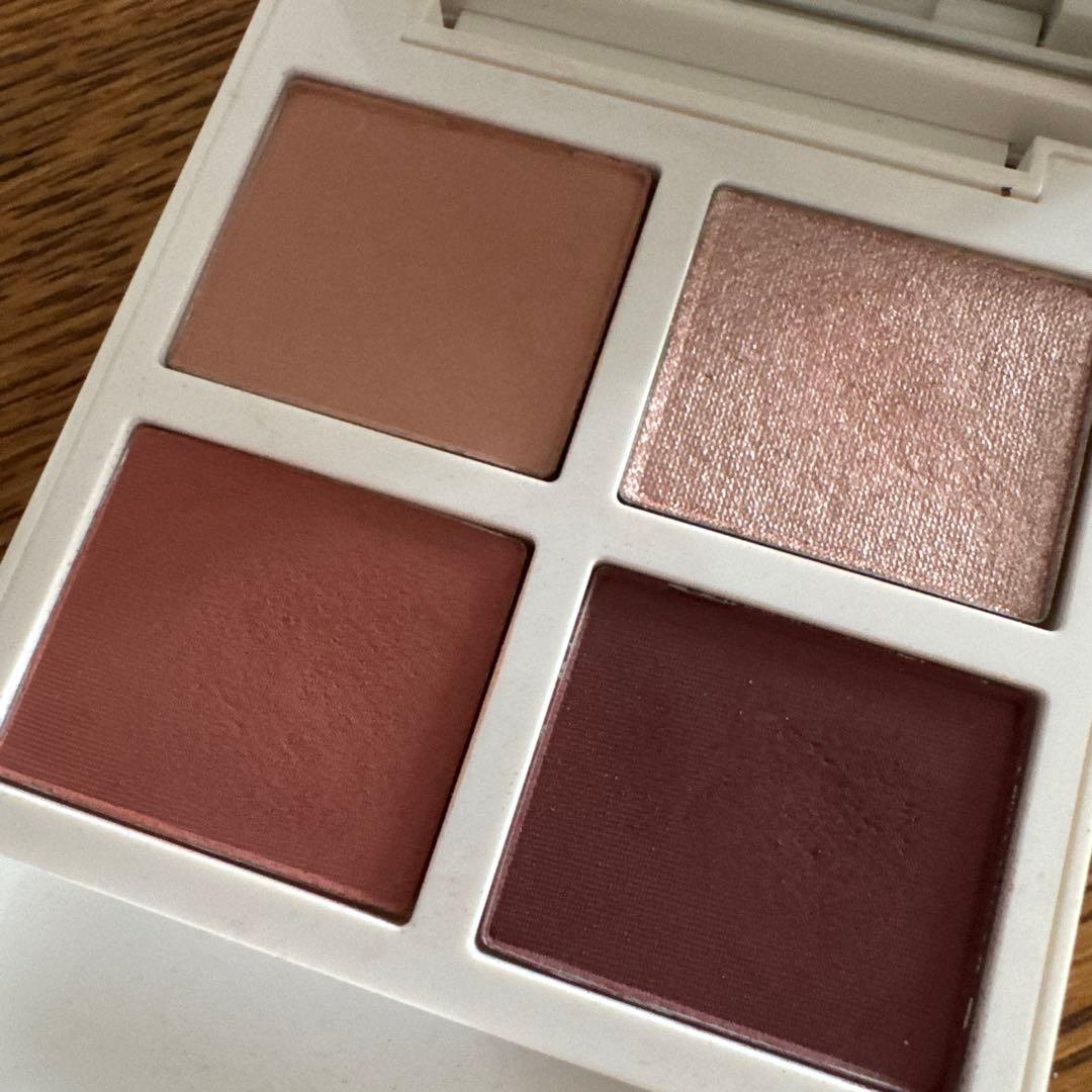 TOM FORD ソレイユアイ カラー クアッド 01SN シャレーミンク