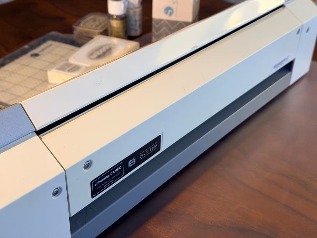 Silhouette CAMEO（初代）カッティングマシン 本体＋おまけ付き
